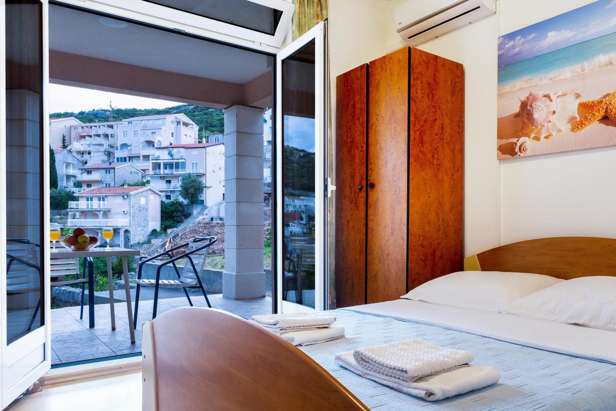 Apartments And Rooms Breeze Neum Exteriör bild