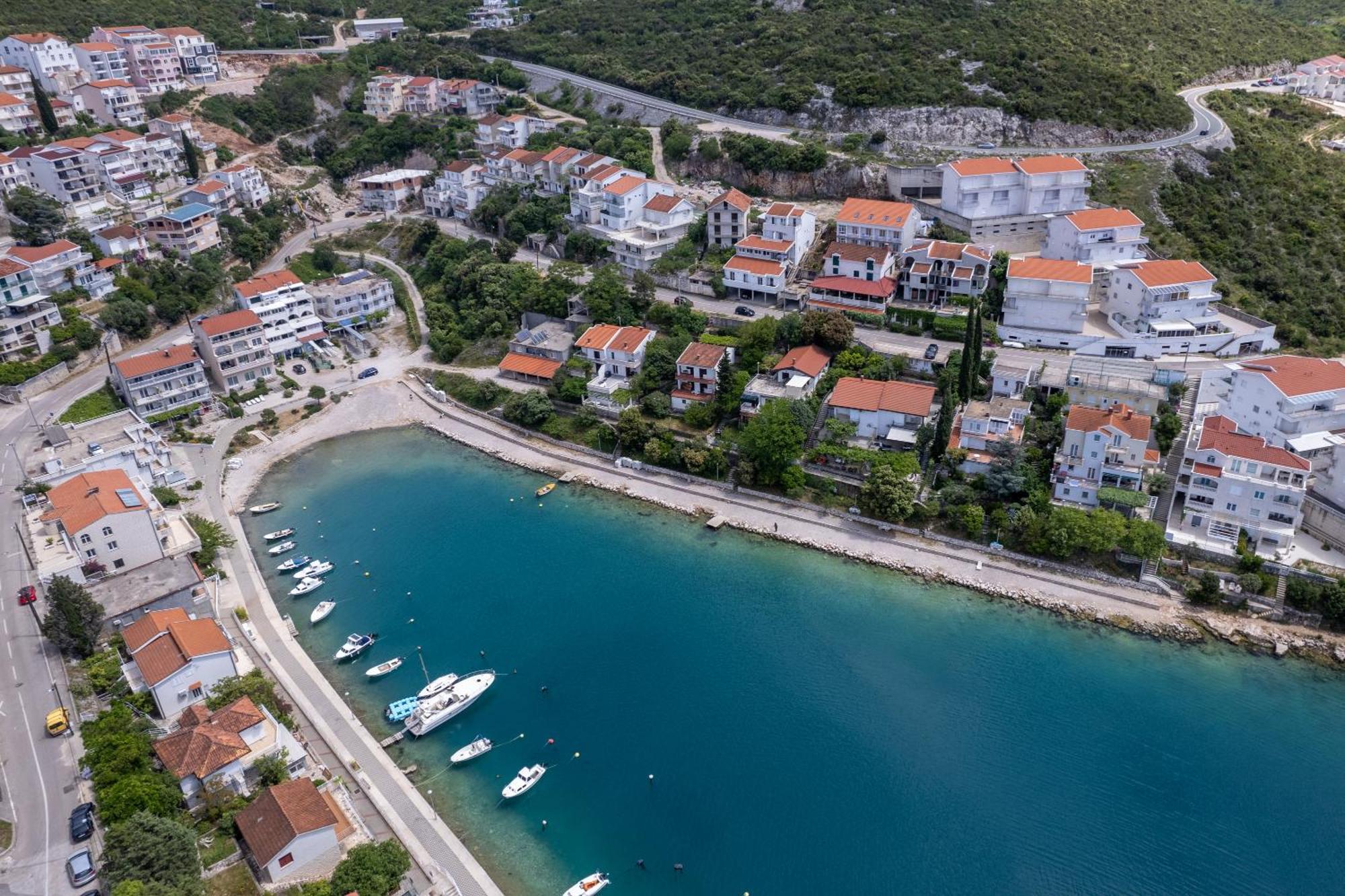 Apartments And Rooms Breeze Neum Exteriör bild